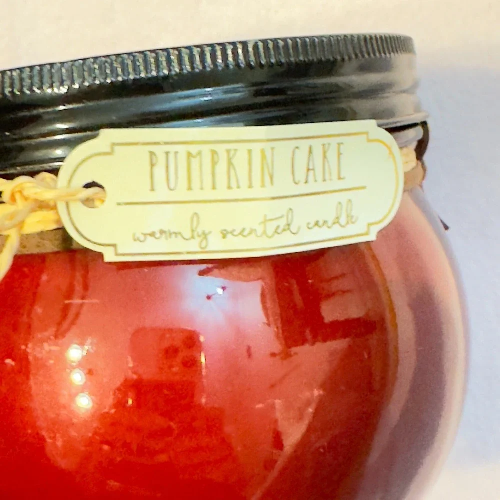 HAVEN STREET CANDLE Co. Pumpkin Cake 13.6 oz Warmly Scented Wooden Wick Candle